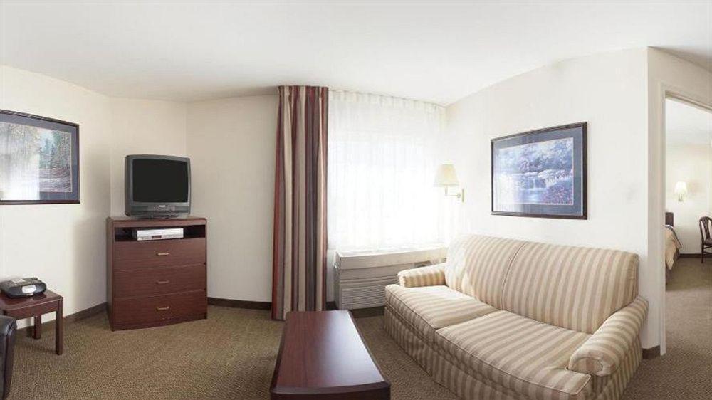 Sonesta Simply Suites St Louis Earth City Экстерьер фото