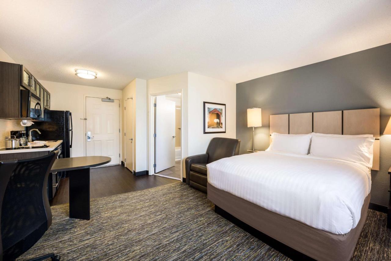 Sonesta Simply Suites St Louis Earth City Экстерьер фото