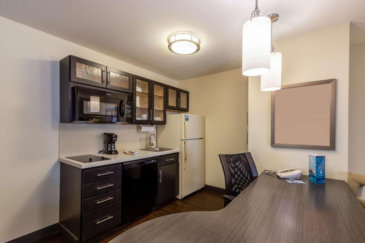 Sonesta Simply Suites St Louis Earth City Экстерьер фото
