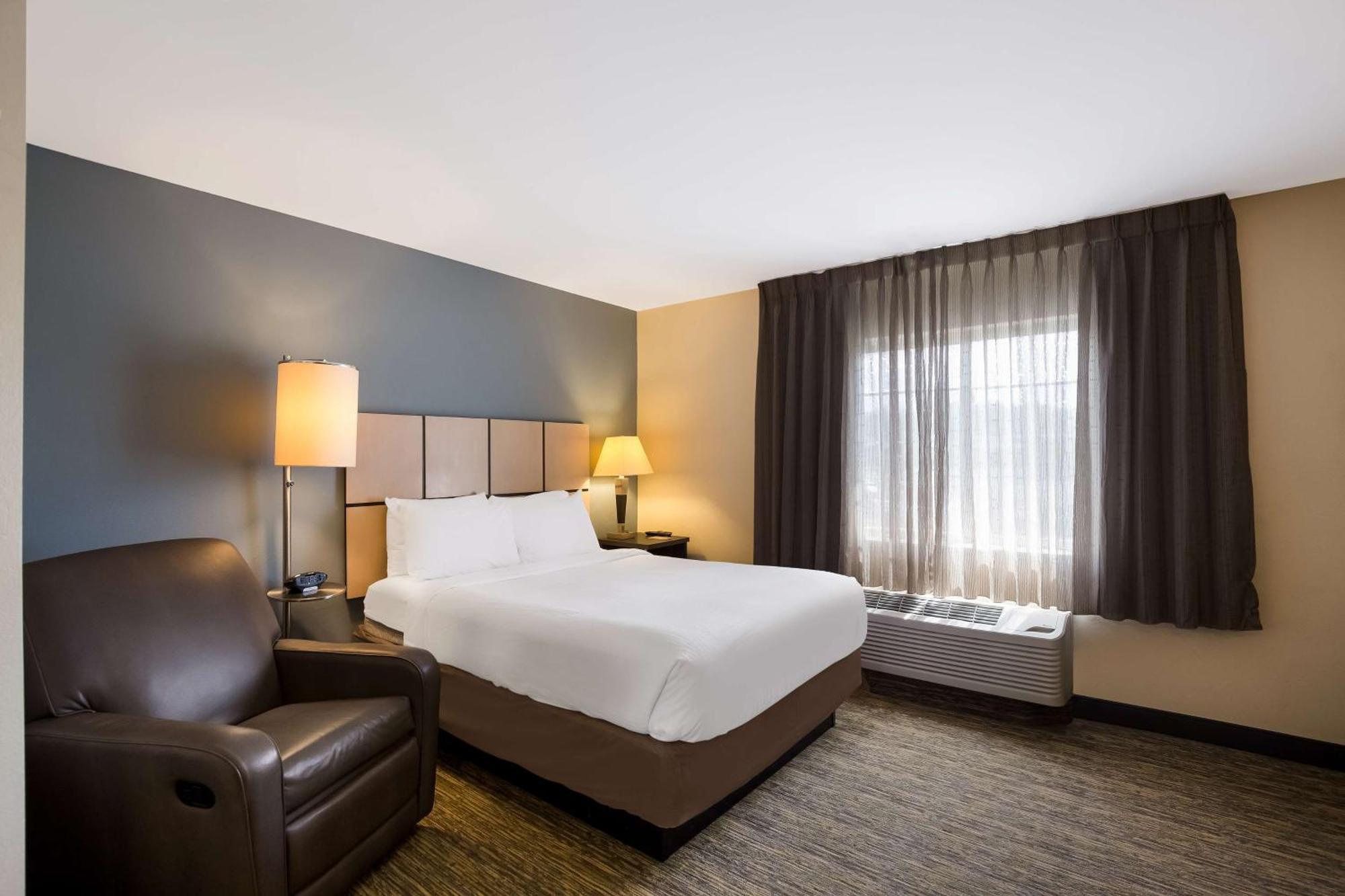 Sonesta Simply Suites St Louis Earth City Экстерьер фото
