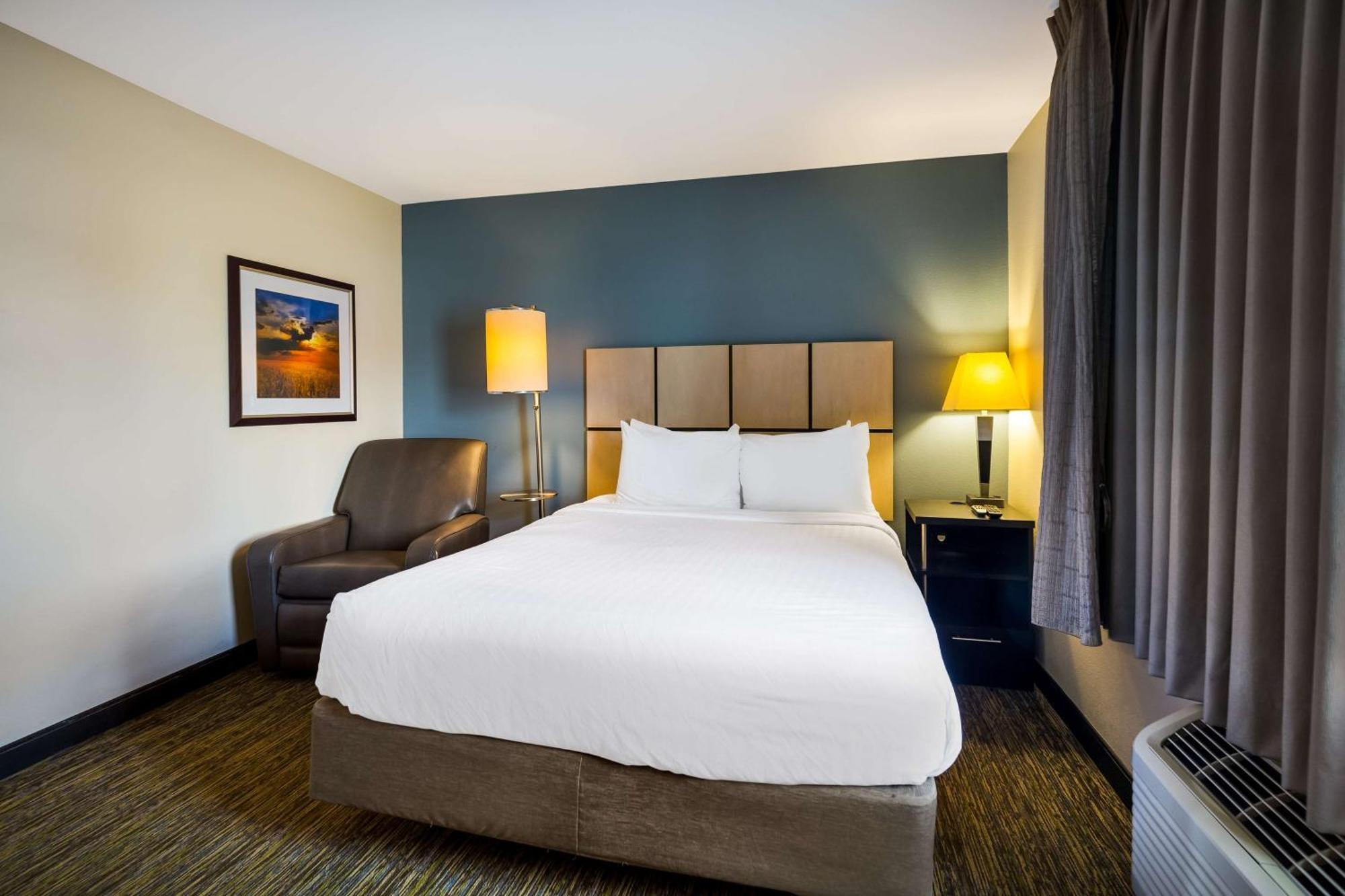 Sonesta Simply Suites St Louis Earth City Экстерьер фото