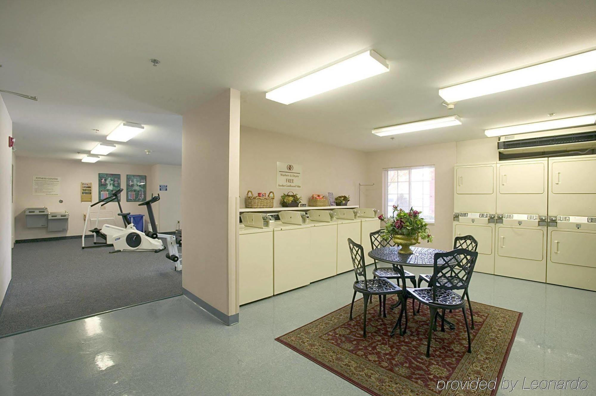 Sonesta Simply Suites St Louis Earth City Экстерьер фото
