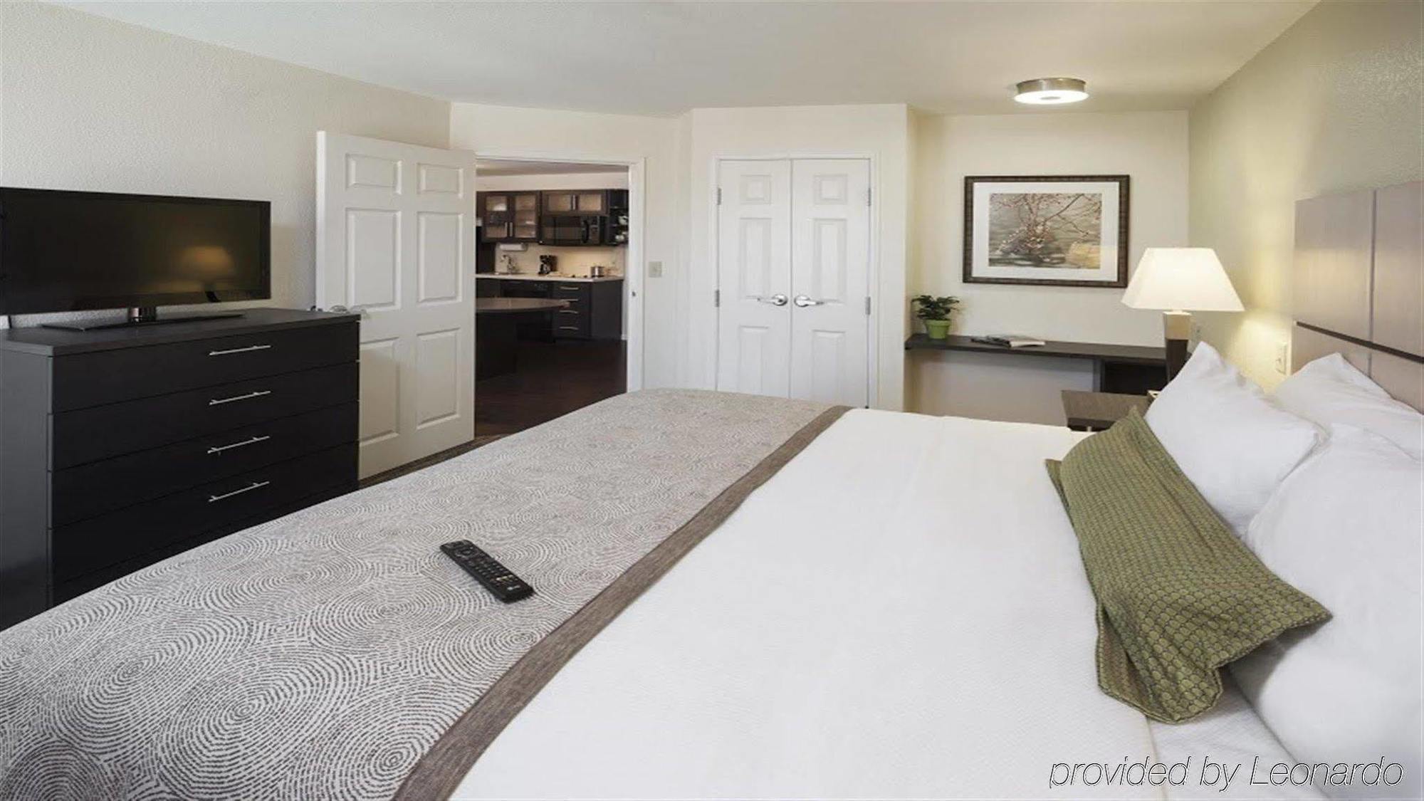 Sonesta Simply Suites St Louis Earth City Экстерьер фото